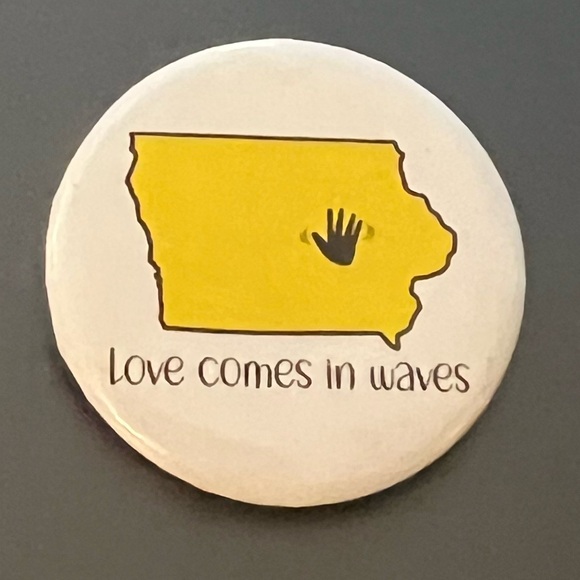 “The Wave” Button Set - Picture 2 of 2